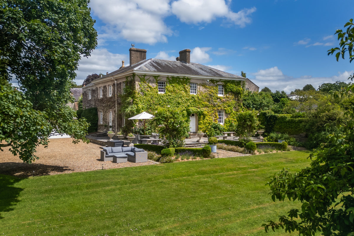 The country homes collection: Burnett, Somerset